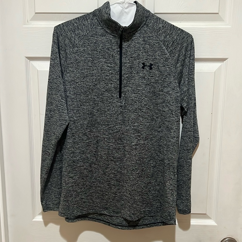 Men’s under Armour zip up loose fit size medium